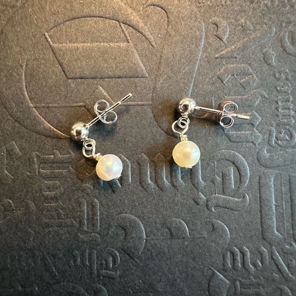 White Freshwater Cultured Pearl Post Earrings with Butterfly Backs - Picture 2 of 4